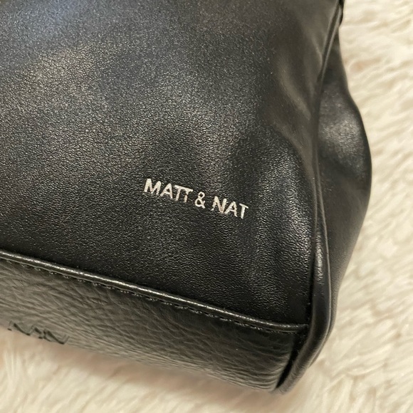 Matt & Nat Sora Mini Bucket Bag - Picture 2 of 10